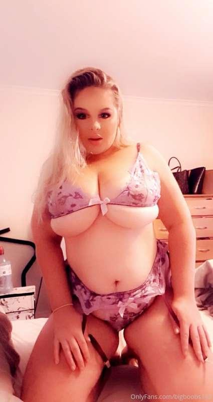 https://onlyfans.com/bigboobs9855