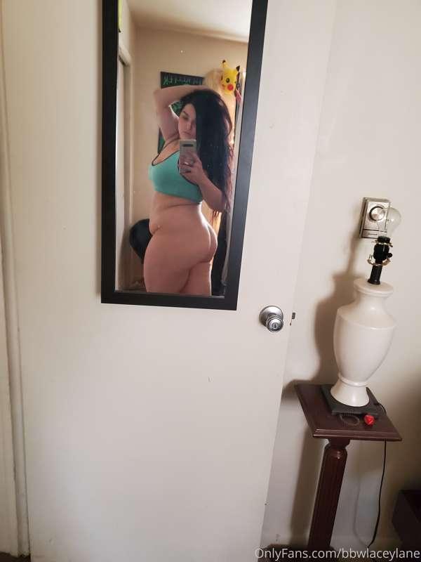 Hey babiesss 😍 I want everyone to show me how hard I make th..