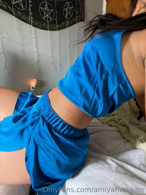 Do you like this color on me?😏