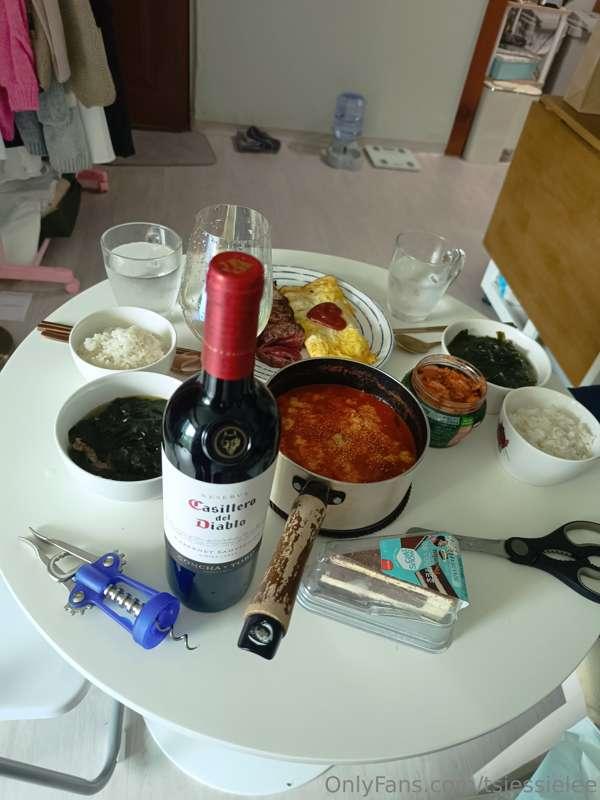 Small birthday lunch with my sister :) 동생이 생일상 차려줌 흐히..