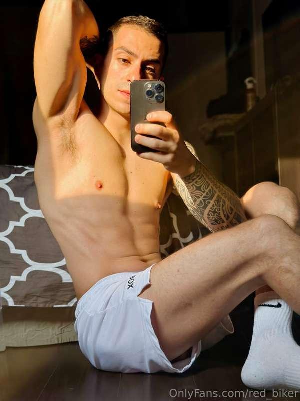 On the mirror!!😈😉😎