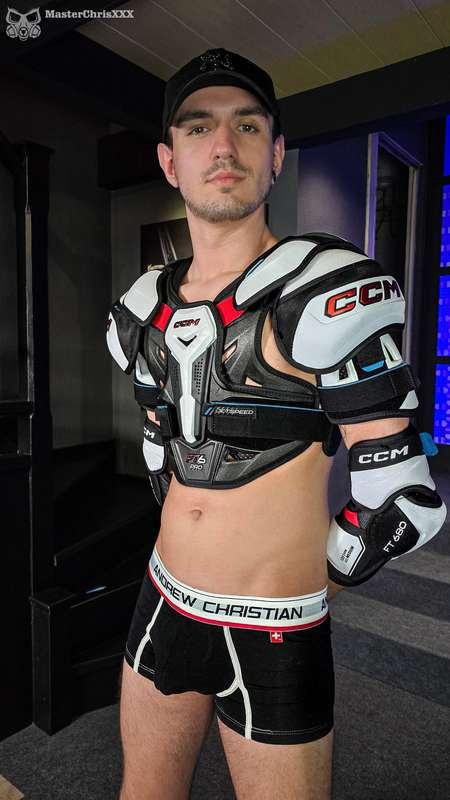 New gear!😋 I think it's quite sexy how the chastity device b..