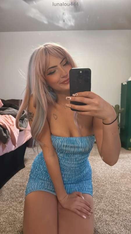just me, my reflection, and a little too much confidence❤️