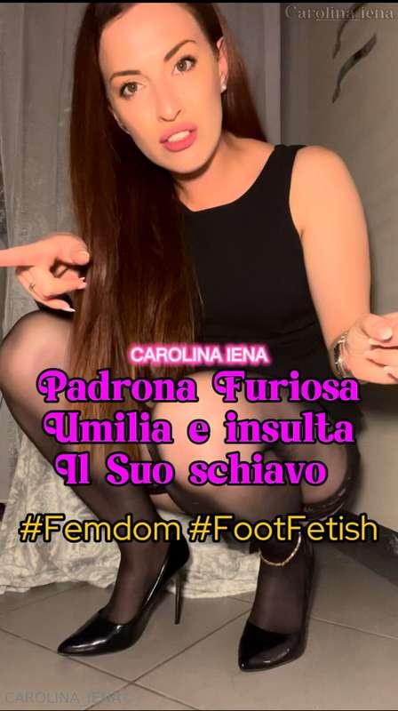 Cosa hai combinato, pulisci questo disastro !Possibile che m..