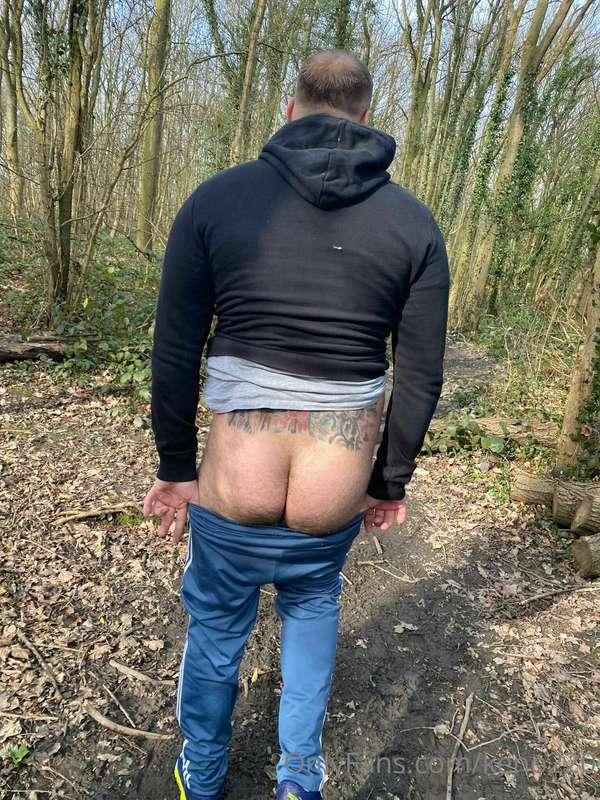 Curisng looking for a daddy bear