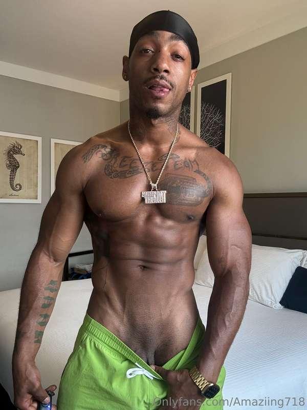 Would you suck it?! 😈🥵 lemme have fun with your mouth 