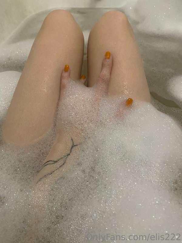 I love swimming in the bathroom. In the future, I want to mo..