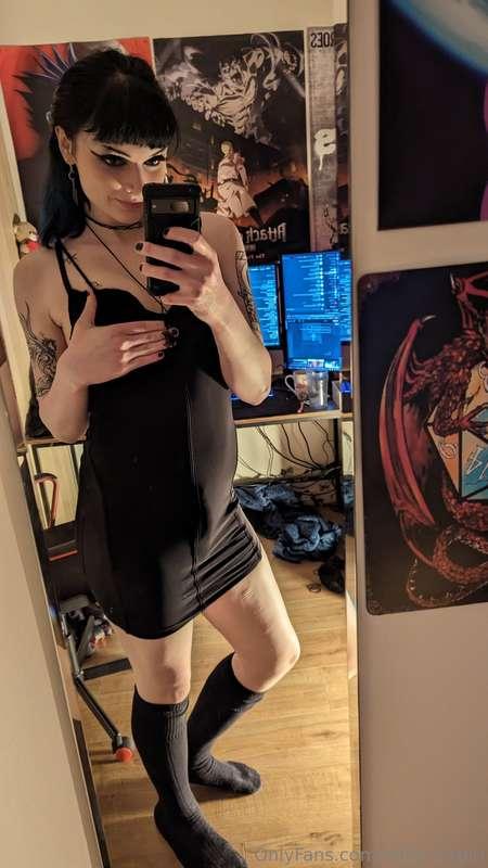 Full photoshoot of me in my dress, feel free to peruse ;)