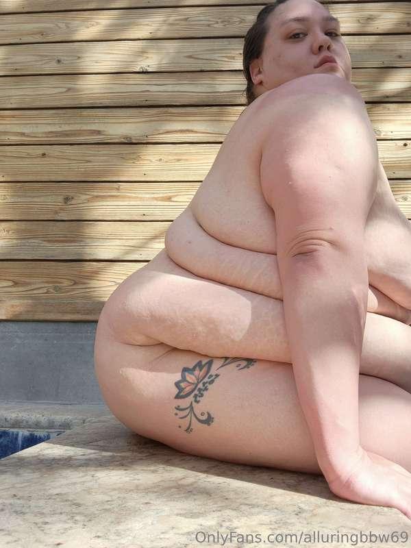 alluringbbw69 image #16