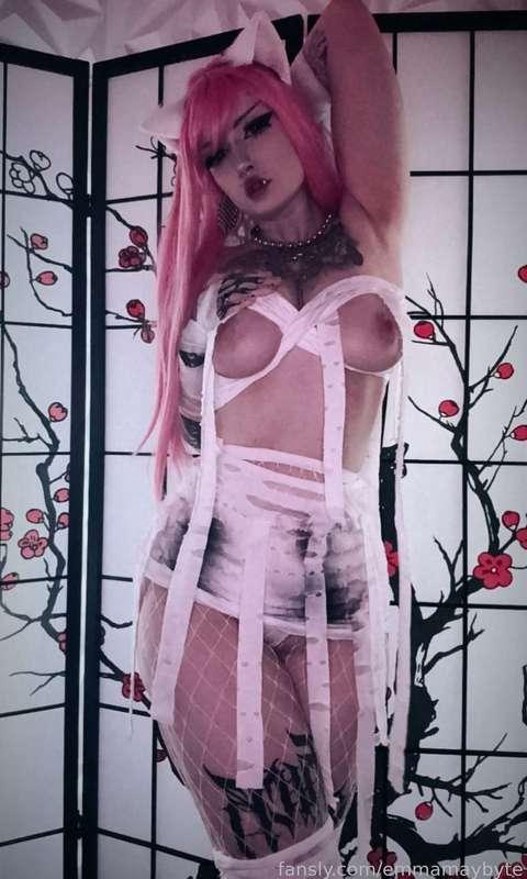 emmamaybyte image #1