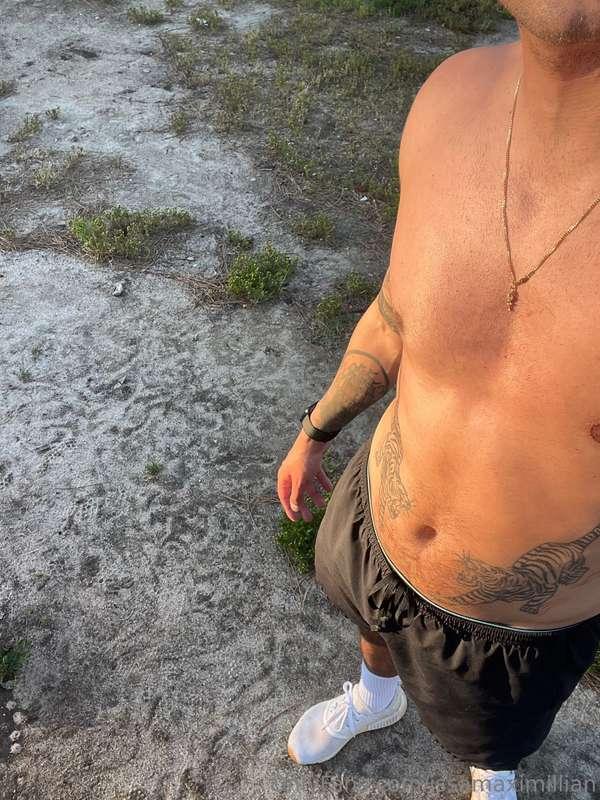 Little out door workout to end the day 😅