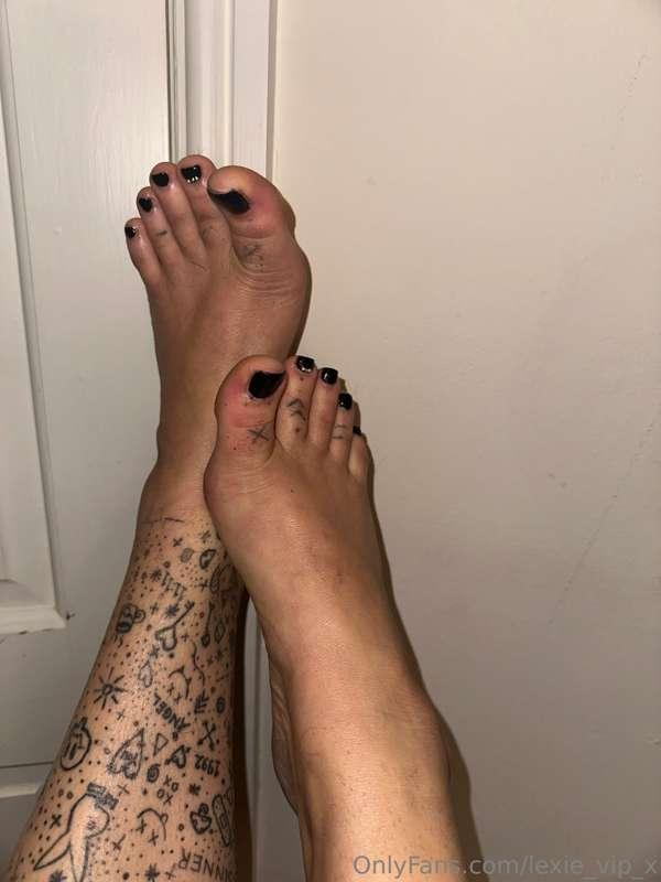 Feet made to be worshipped 🖤
