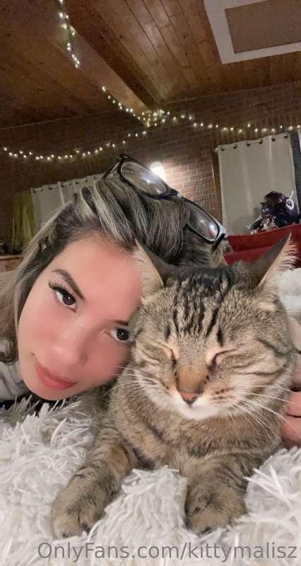 u better tell us we're cute (we know we are we just wanna he..