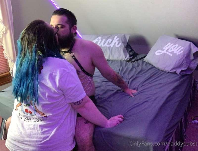 @naughtynyxie is always on her knees for me