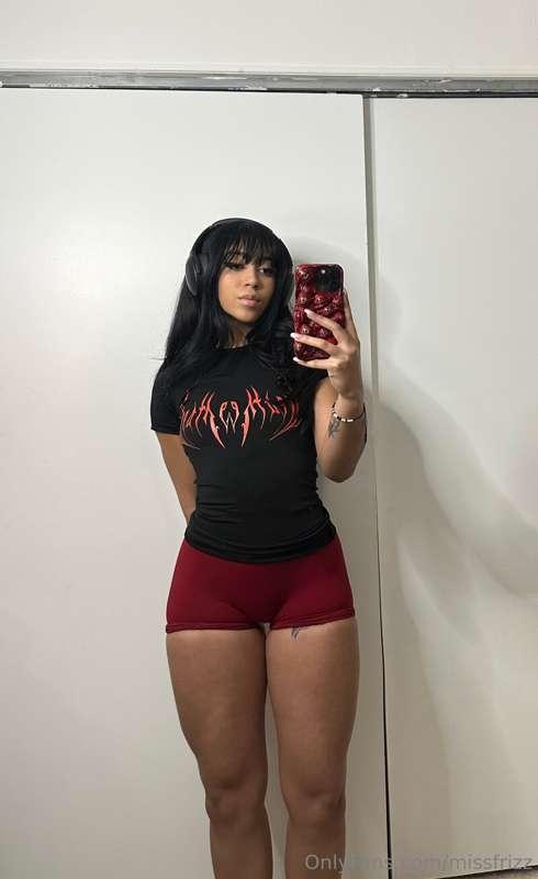 Theres something about red 🌹
