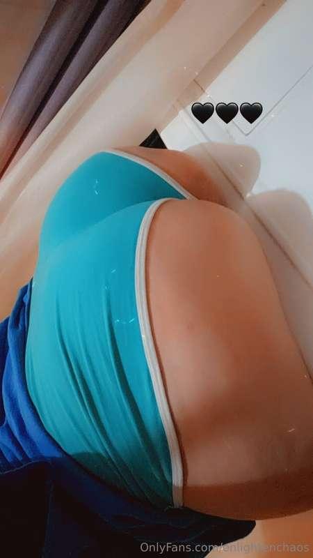 Doing my toes tub sidee