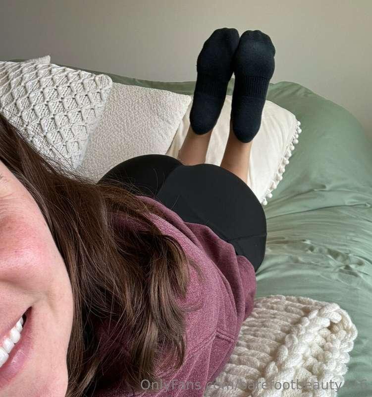 is the pose still hot with socks?🖤