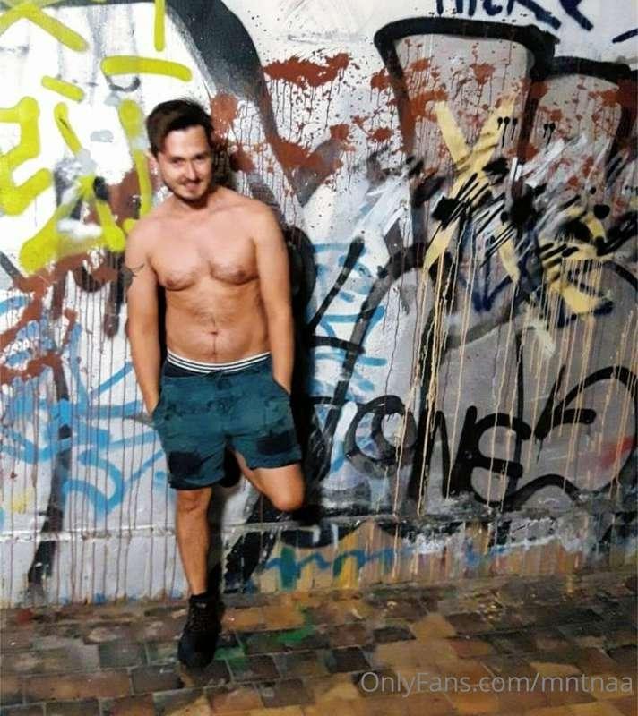 😎