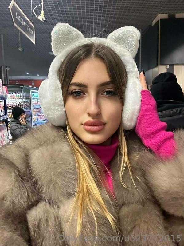 Your favorite kitty is here😌😊