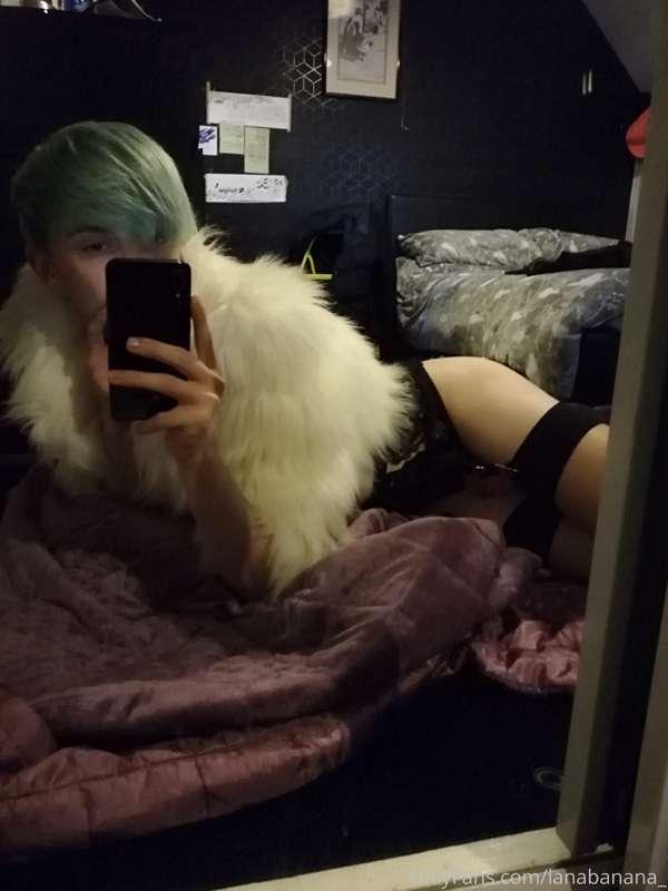 Some photos to tide y'all over until my new toys arrive 😈🤭
W..
