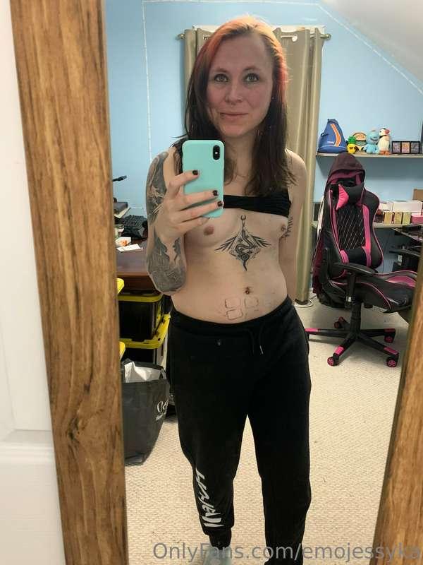 I got a new tattoo, hope you like it😝
