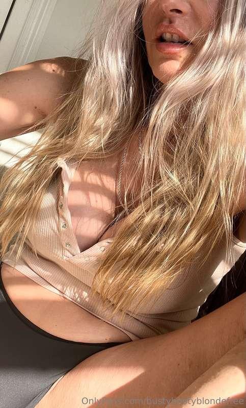 hang out with me?My VIP site is on sale for $3.99 come join ..