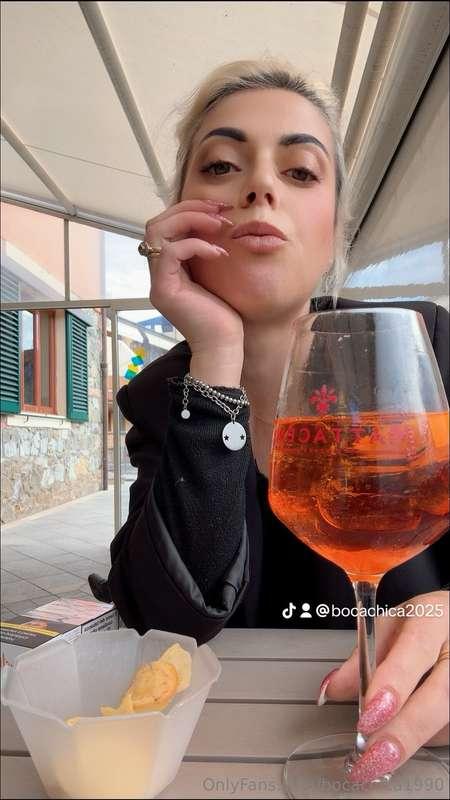 Offrimi da bere!! 😋😋😋 fammi vedere quanto ci tieni a me! 😉😉😉..