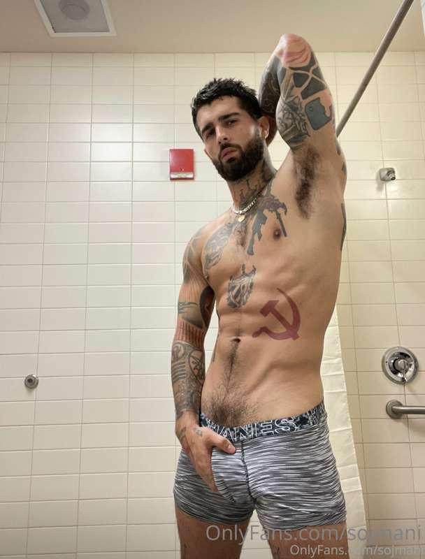 Who wants to see some armpit worship videos! Filming ass pla..