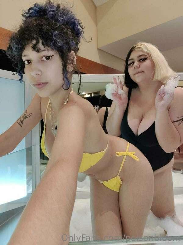 TBT to when me and Emma made this hot ass jacuzzi bj Joi vid