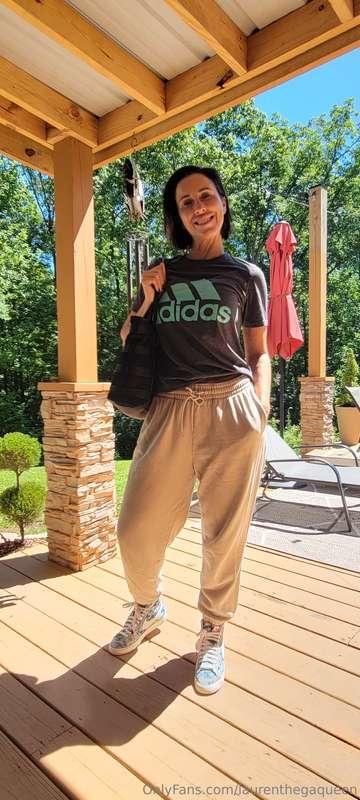 headed out to run errands. bumming it today, but here's my h..