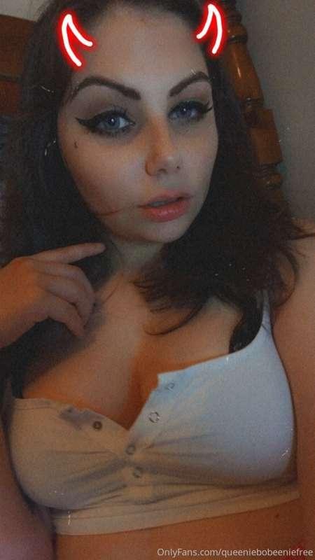 😈