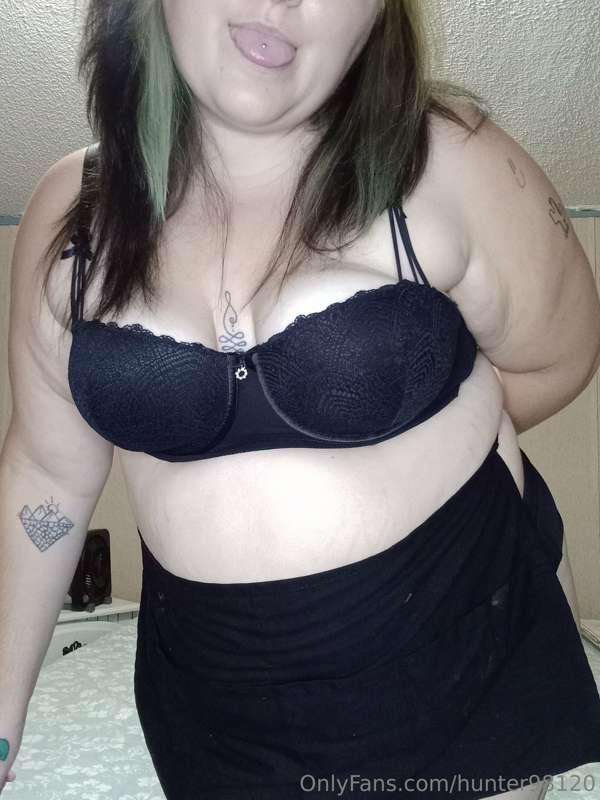Would you let me be your server? 😋 
Come check out what I di..