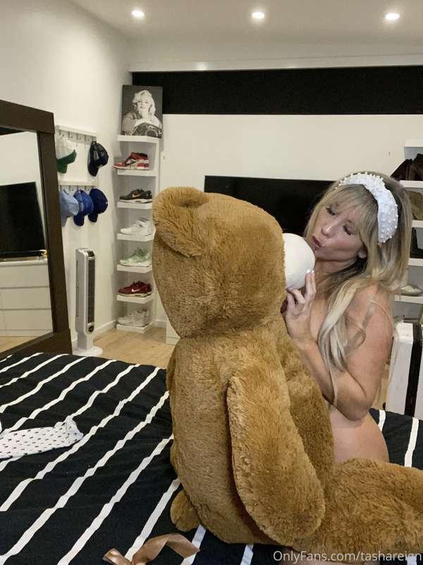 Let's have a beary good time tonight! 🧸