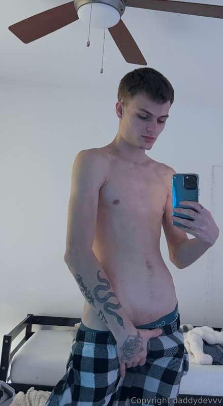 What a good Saturday to text me and make you cum ;)