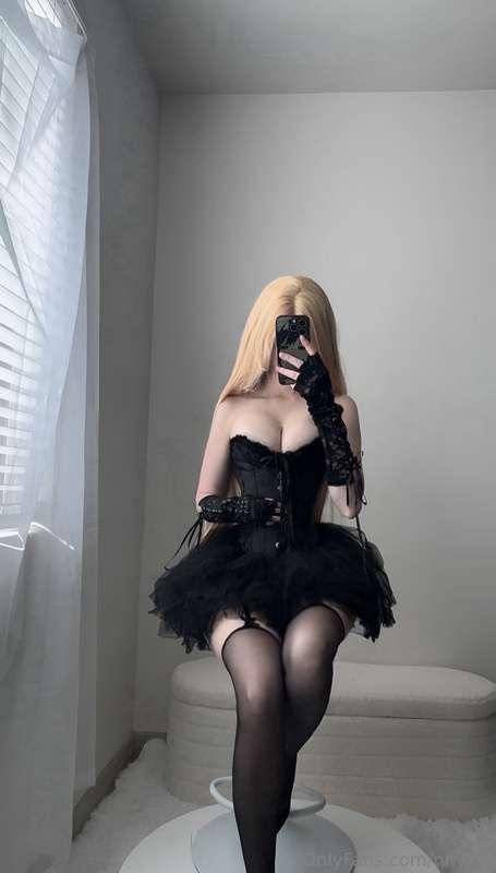 <3 feel like wednesday or misa in this outfit