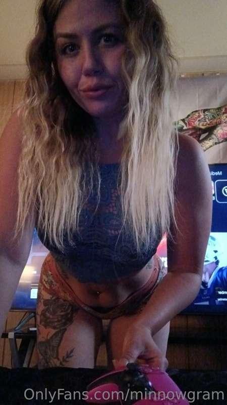 Cum play with me, puhhhleasseee 🥺💋🫶🎮🍑💦