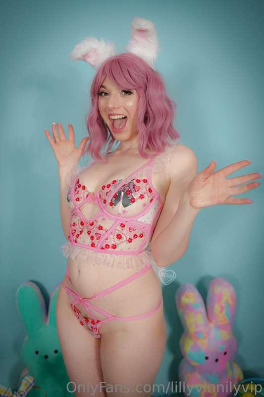 I think being a bunny makes me feel more goofy than usual :3