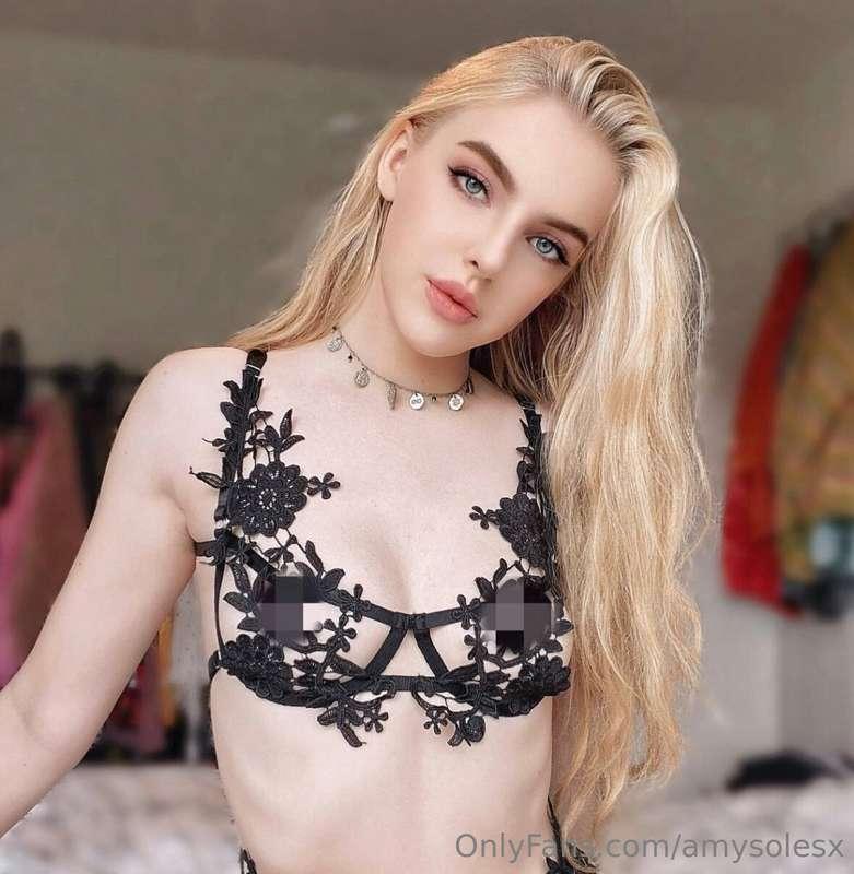 🙇 TIME TO BE DOMINATED 🙇YOUR BLONDE GODDESS AWAITS FREE SUBS..