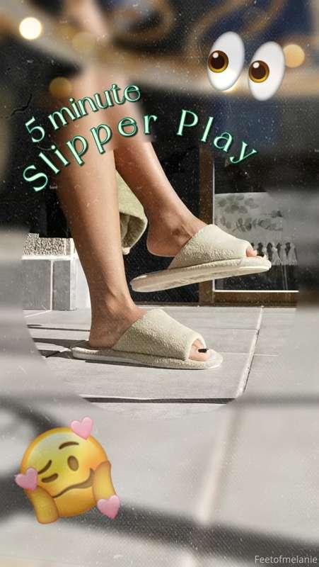 🏠 ***5 MIN SLIPPERS PLAY*** 🏠

Watch me dangle and play with..