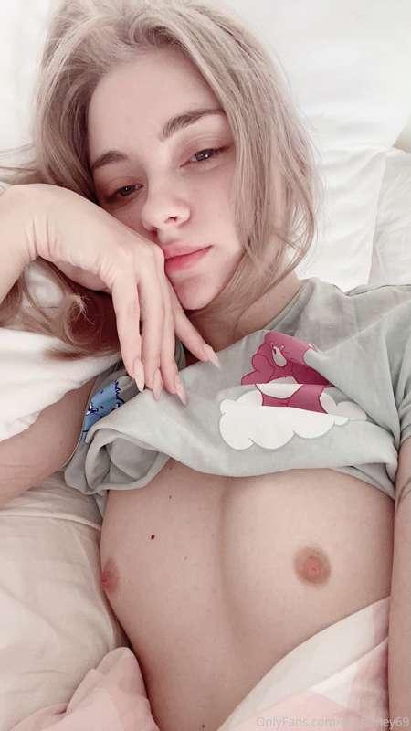 pov: u wake up and see this.