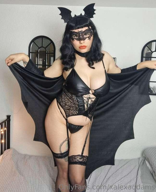 I don't need a costume 'cause I'm already a freak 😛🖤