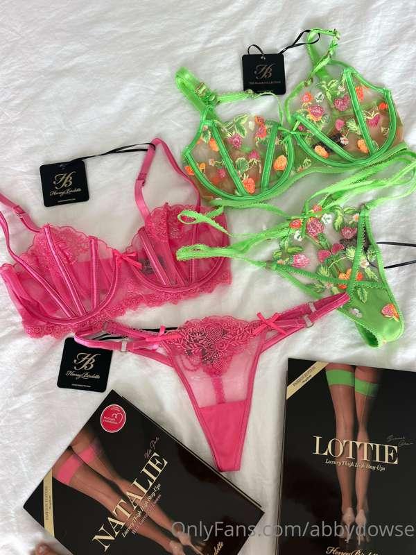 Which lingerie set should i shoot today?
