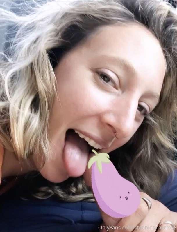 My very first BLOWJOB video ever is back, baby! My most aske..