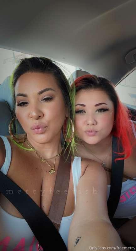 😱I had my first girl kisssss!! Watch me and @babyygirllola g..