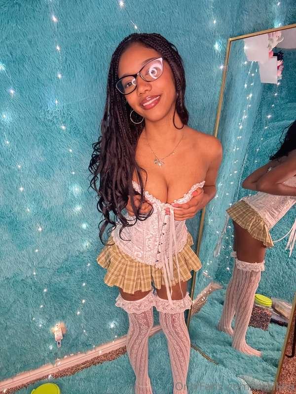 My school outfit so I keep getting good grades 🥵