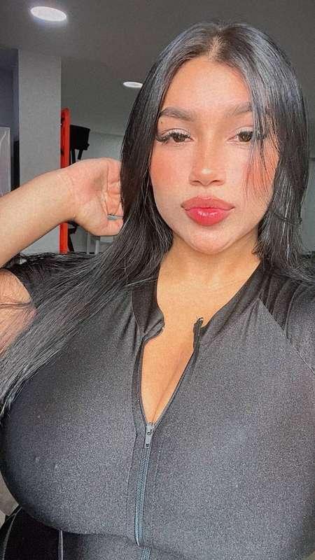 Can you help me grope this melons babe. It needs some squeez..