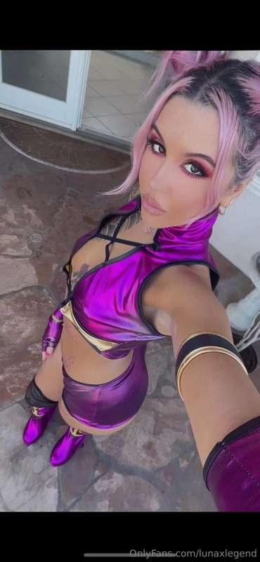 Who wants to fight? 😈