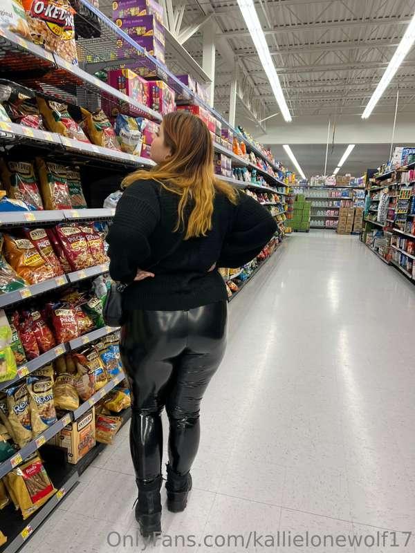 Just shopping 🥰