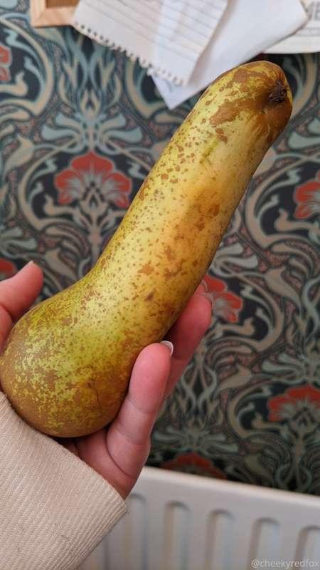 Today I have for you - a suggestive pear 🤣🤣🤣