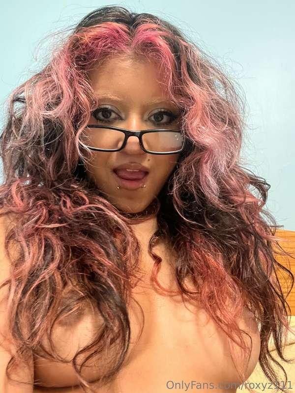 just sum selfies :p my boobs are so nice n perky i luv them ..